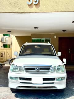 Land cruiser Cygnus . Model 2003 . Islamabad number