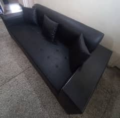 2,3 seater, 5 seats
