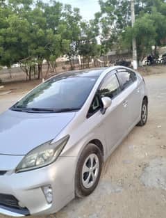 Toyota prius S Led 2013
