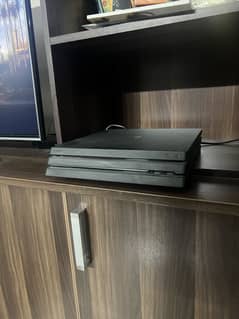 PS4 Pro 1TB – Excellent Condition – With Original Controller