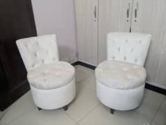 Coffee chairs table