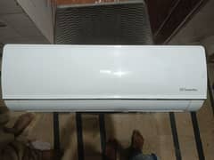 Haier Dc inverter 1 Ton 10 by 10 condition geniune gas lock ALL OK