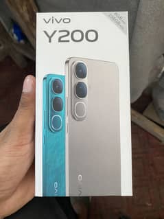 Vivo y200 8/265 box and chargr 2 month used