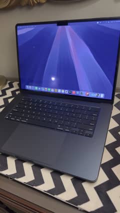 Apple Macbook Air M2 (2023)