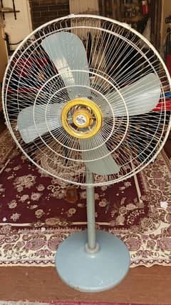 pedestal fan 10/10 condition