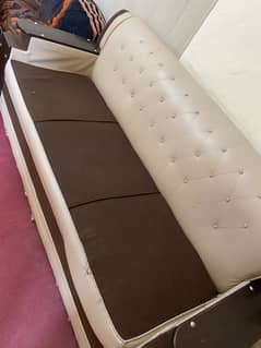 5 seater set (3 combined and 2 separate chairs )