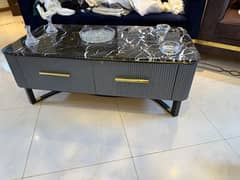 Elegant Centre Table – Perfect for Any Living Space!