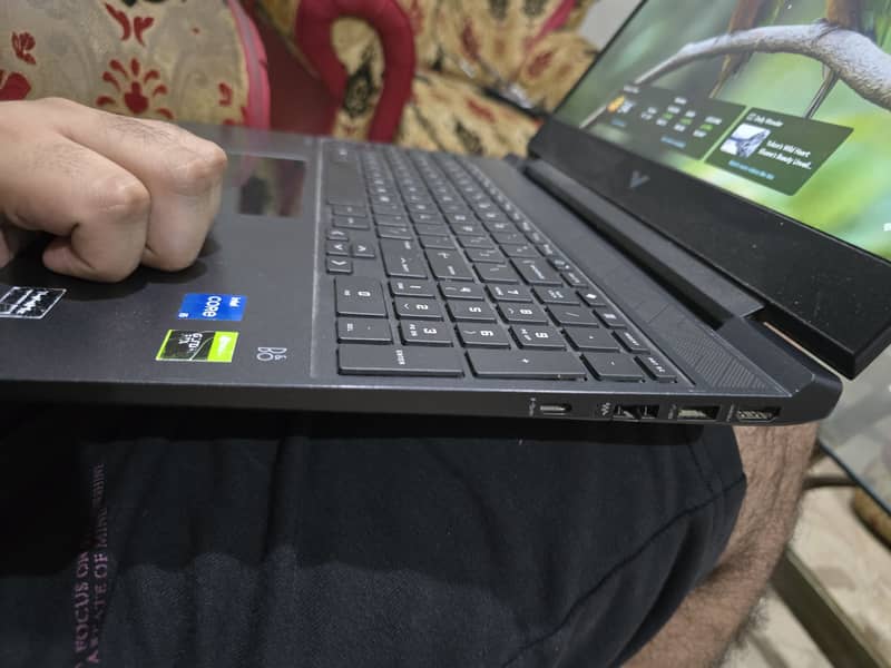 Hp victus i5 12th gtx 1650 ddr6 4