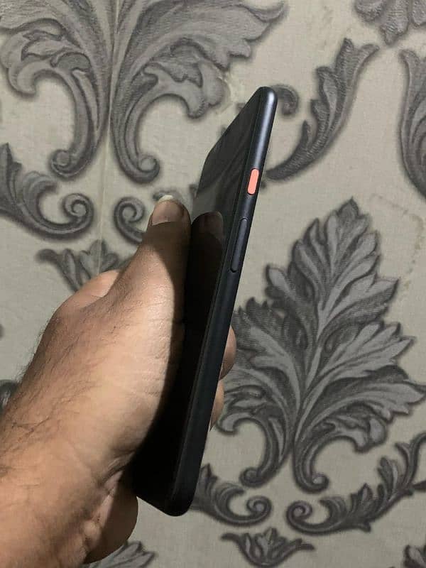 Google pixel 4 XL      6/64.     face id off hai Exchange not possible 8