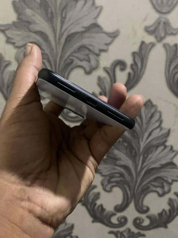 Google pixel 4 XL      6/64.     face id off hai Exchange not possible 9