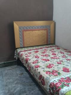 single bed with matress
