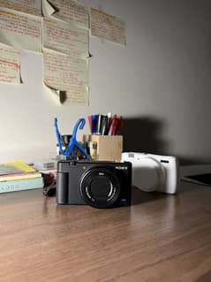 Sony ZV-1 | 10/10 Condition | Box + 2 Batteries | Barely Used