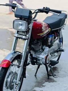 bike bilkul saf hai or new ki tra hai