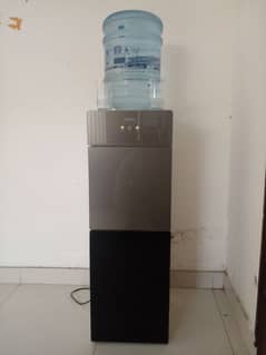 Water dispenser for sell