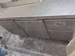 Pizza Prep table working perfectly 100%