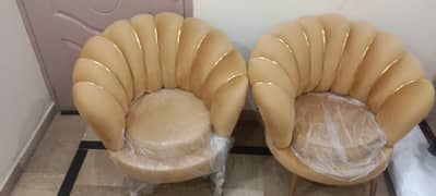 2 seater poshish sofa chair. only 2 months used.