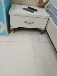 bed sides table and dressing with mirror