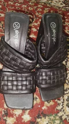 Stylish black nasty gal slipper's