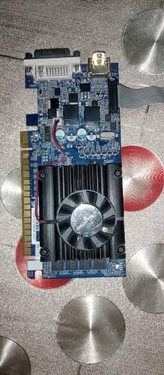 1 GB Garaficard ddr3 Amd R5 430 128 bitts