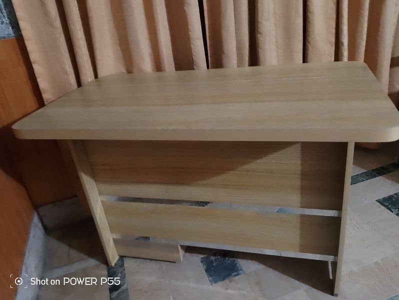 computer Table in new condition 3