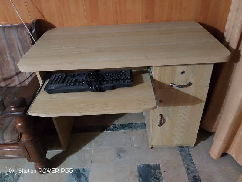 computer Table in new condition 4