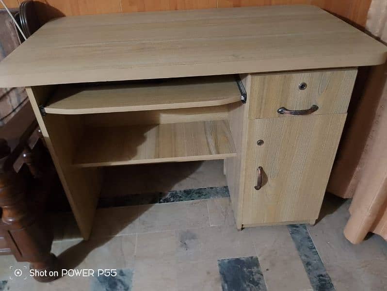 computer Table in new condition 5