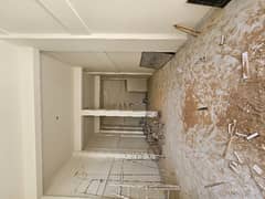 Shop For Rent 930 Sq. ft with Basement Hight 18 Feet