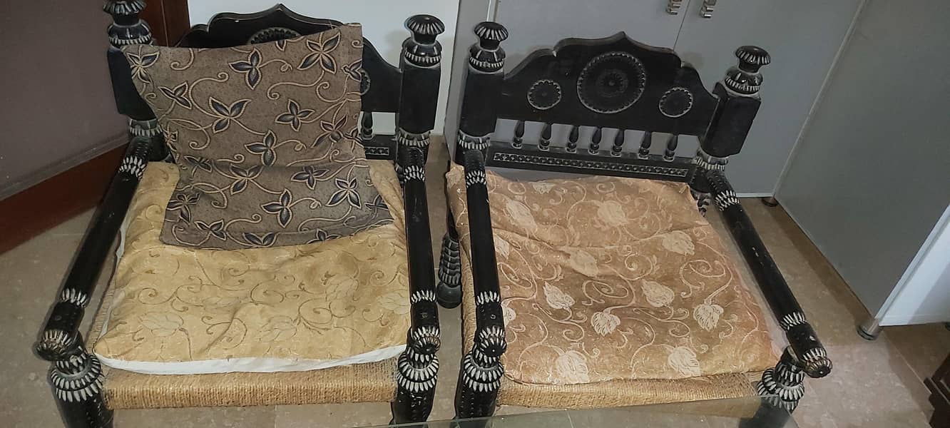 chinyoti sofa set 4 seater with table 1