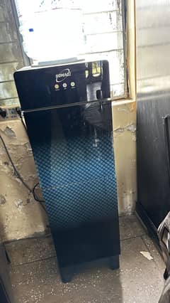 Home-age water dispenser