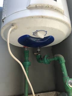 Rays branded electric geyser almost new with warranty
