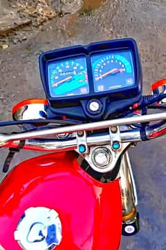 Honda 125 cc model 2011 bike for sale Call me 03433066498
