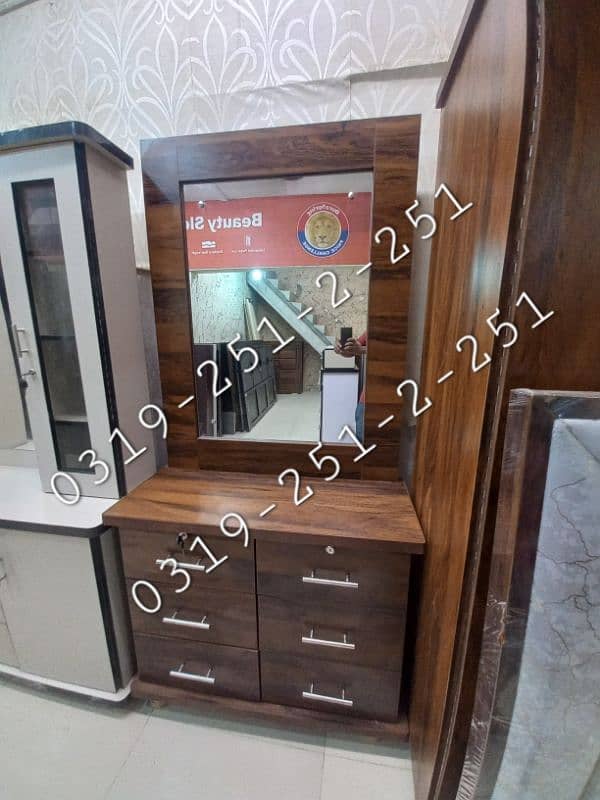 Bedroom set four piece 0-3-1-9-2-5-1-2-2-5-1 1