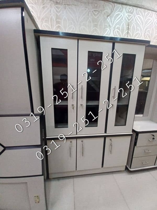 Bedroom set four piece 0-3-1-9-2-5-1-2-2-5-1 4