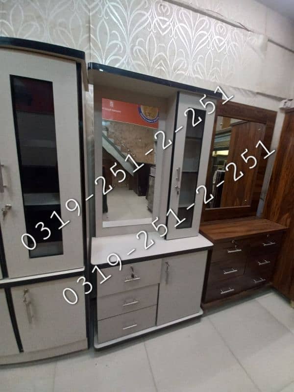 Bedroom set four piece 0-3-1-9-2-5-1-2-2-5-1 7