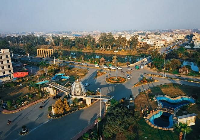 Looking For A Corner Residential Plot In Gujranwala 1