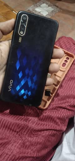 vivo s1 ka original panel zarata hai agr kise ka pas ho to rabta kra