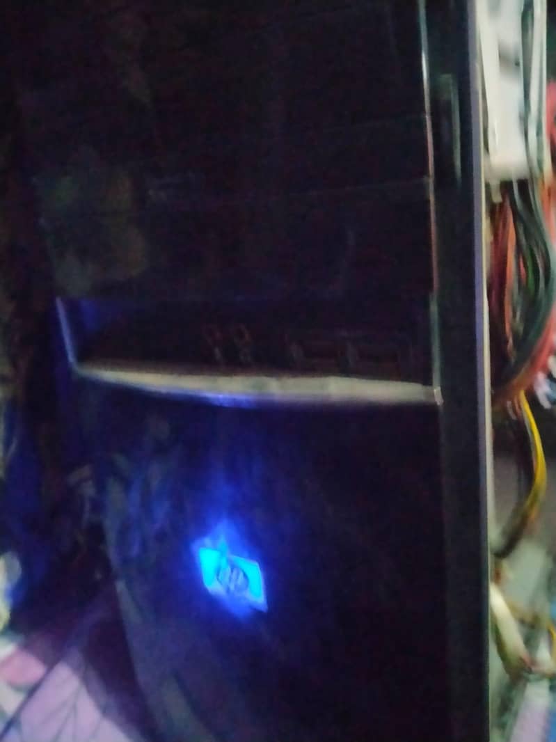 I sell computer and monitor without mouse and keyboard 0