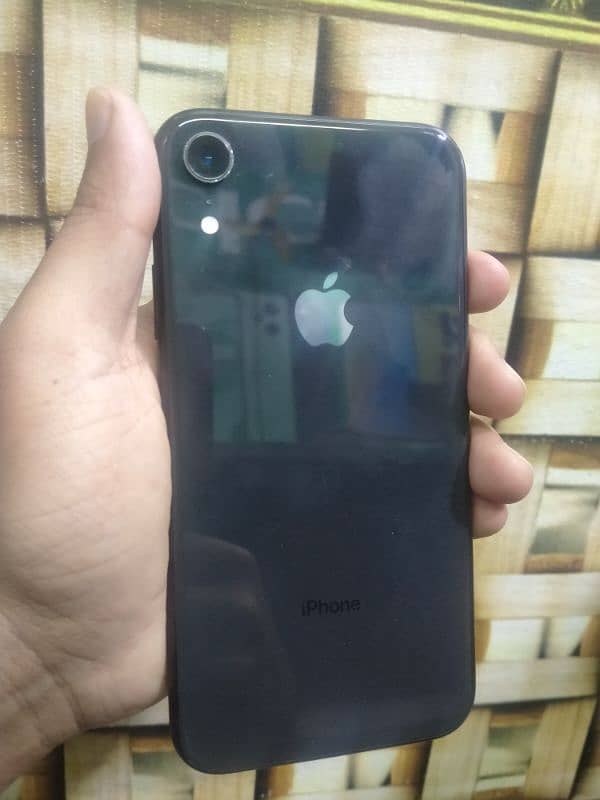 iPhone XR (Black)  64GB Storage  iOS Version: 18.3  Model Number: 1