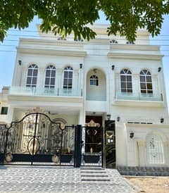 Spacious Facing Park 10 Marla House Available For sale In Canal View Housing Scheme