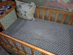 baby bed (baby cot)