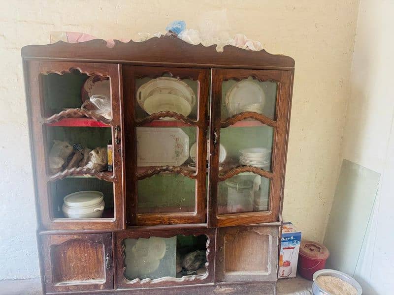 showcase in a good condition 0