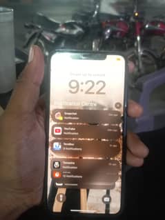 iphone 11 pro max hai with charging cable