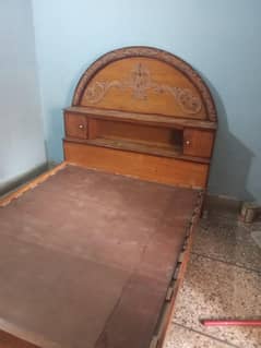 queen size bed with 2 Door alamari + Divider