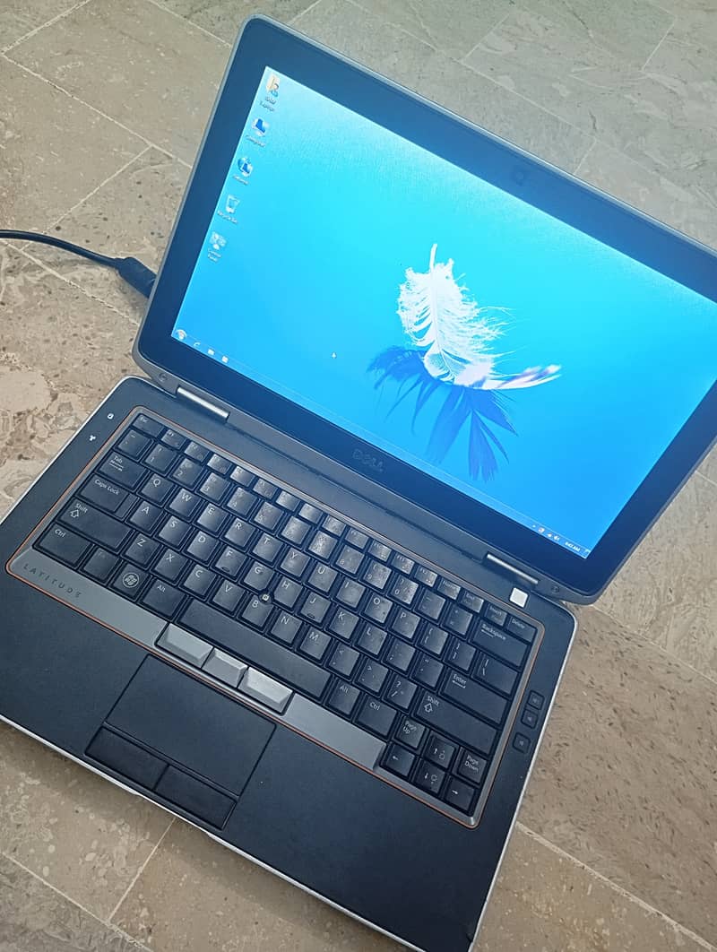 Dell Latitude 6320, core i5 (2nd generation) READ ADD 3