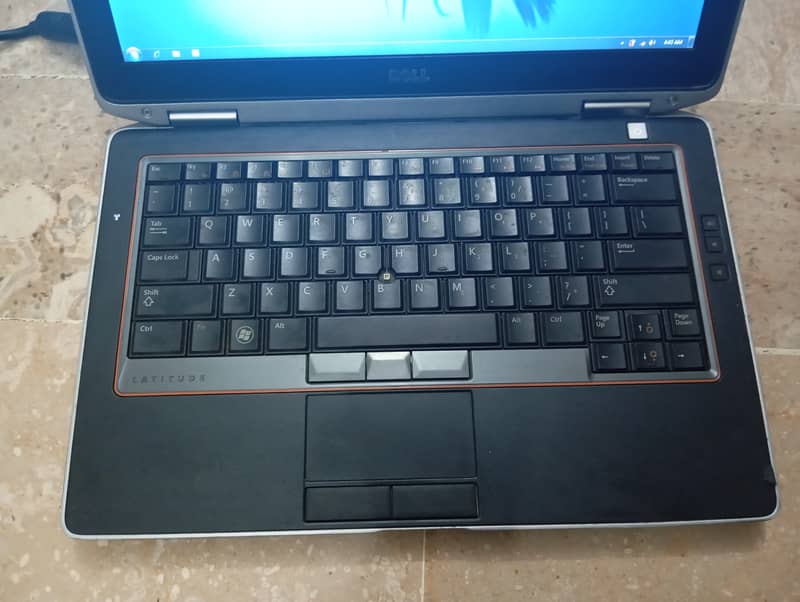 Dell Latitude 6320, core i5 (2nd generation) READ ADD 10