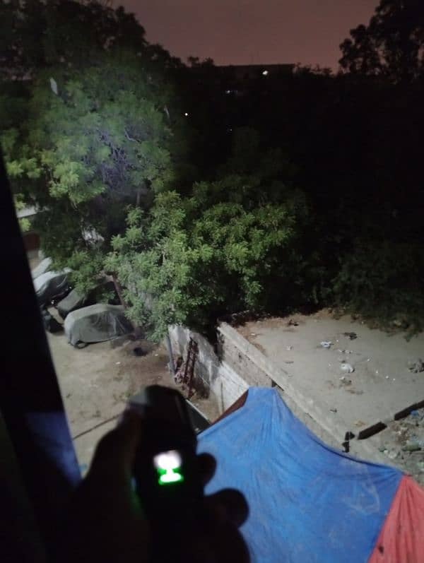 new multi-functioned LED flashlight 5