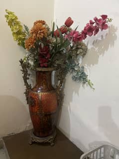 Big floor vase with flowers