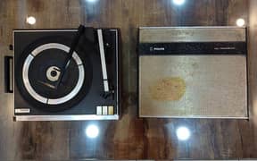 Vintage Philips Record Player & 78 RPM Record Set (For Restoration)