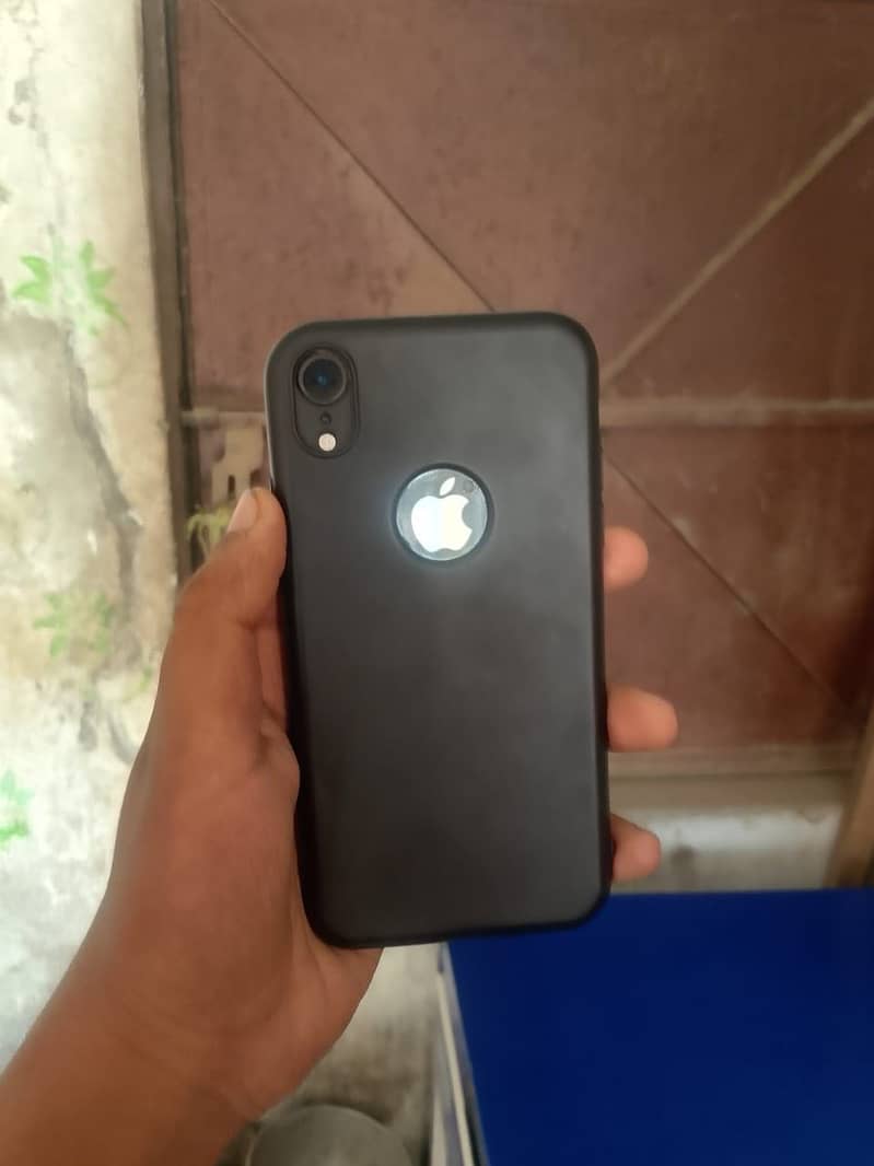 IPhone XR non pta 64gb 10/10 Exchange With Google Pixel 6a PTA 1
