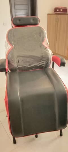 Salon chair